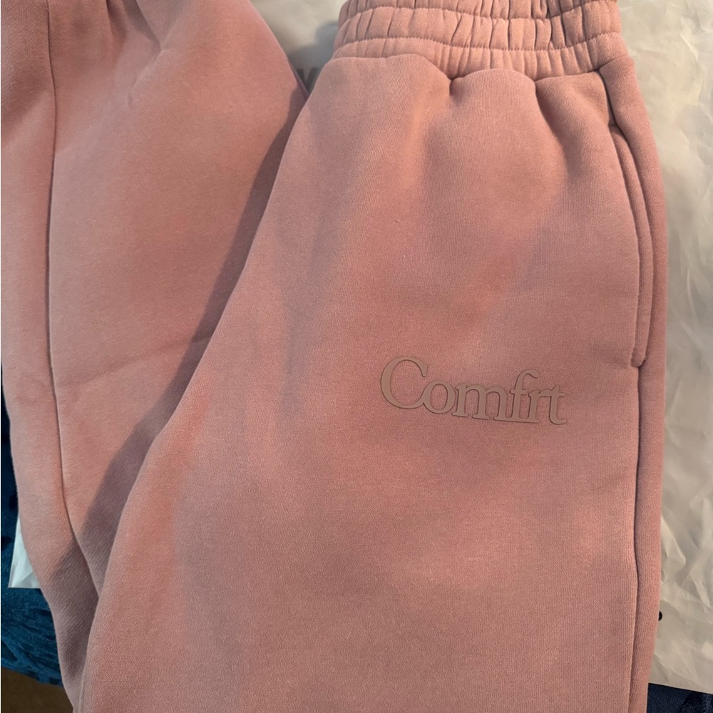 Comfrt Women's Hoodie & sweatpants in Orchid - Picture 6 of 8